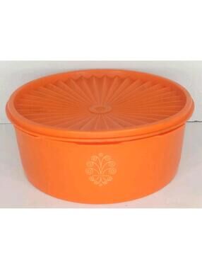 Vtg 1970s Tupperware 8” Harvest Orange Servalier Container w/Lid Seal #1204-11